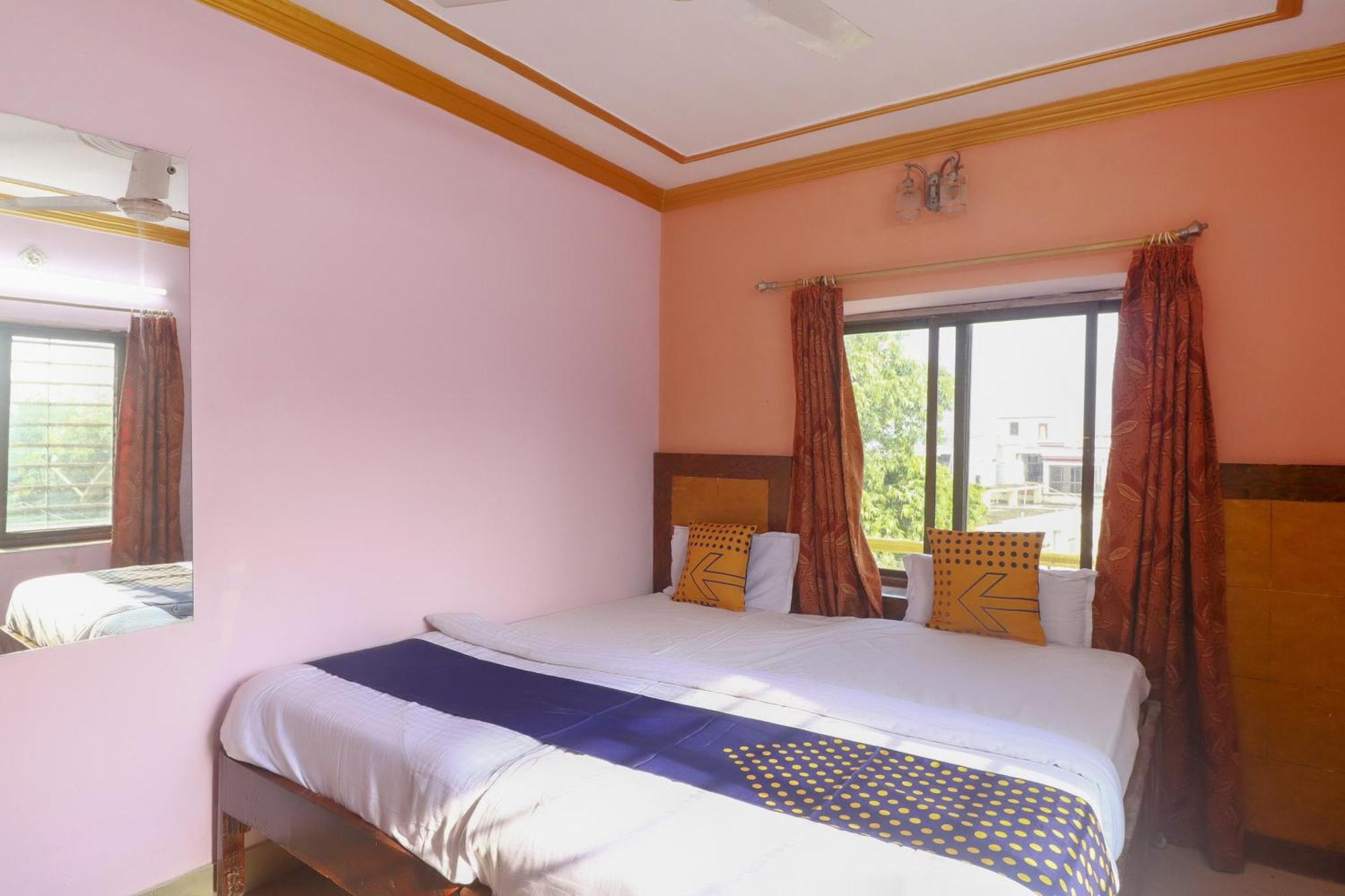 Spot On 75963 Hotel Prince Bodh Gaya Exterior photo